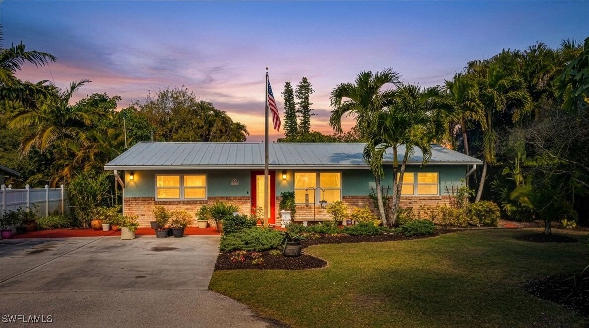 Property Photo: 27101/111 Orange Court Drive FL 34135