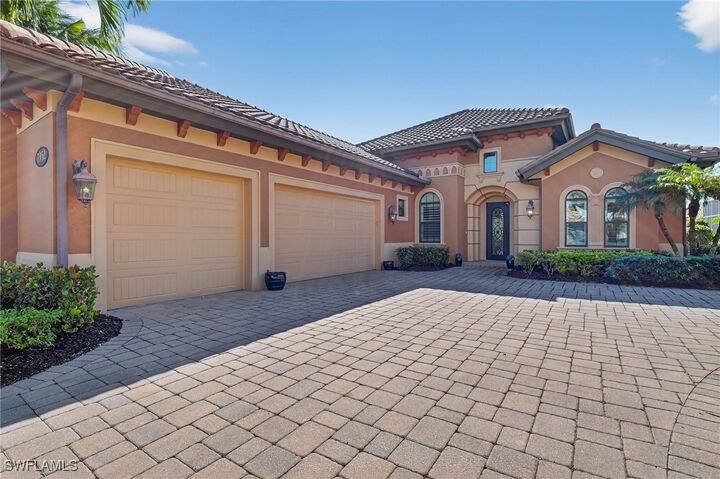 Property Photo:  7352 Lantana Way  FL 34119 