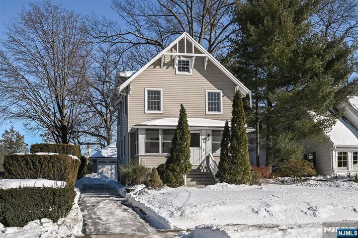 Property Photo:  89 Glen Avenue  NJ 07452 