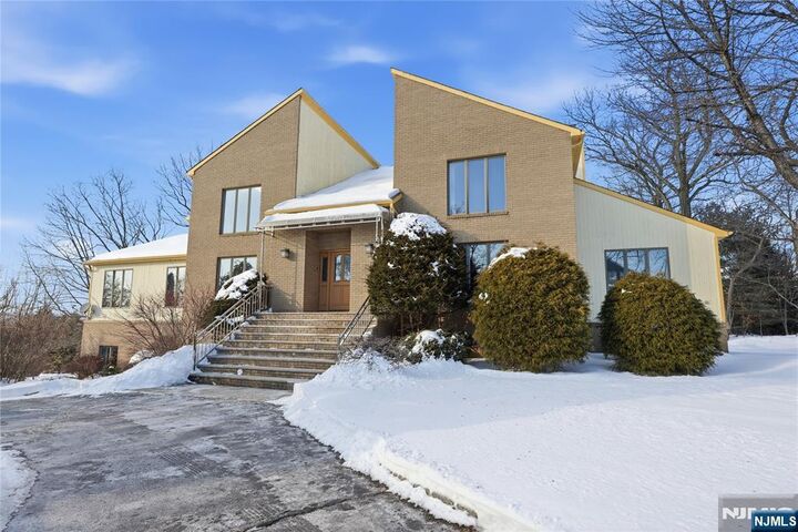 Property Photo:  32 Sylvan Drive  NJ 07058 