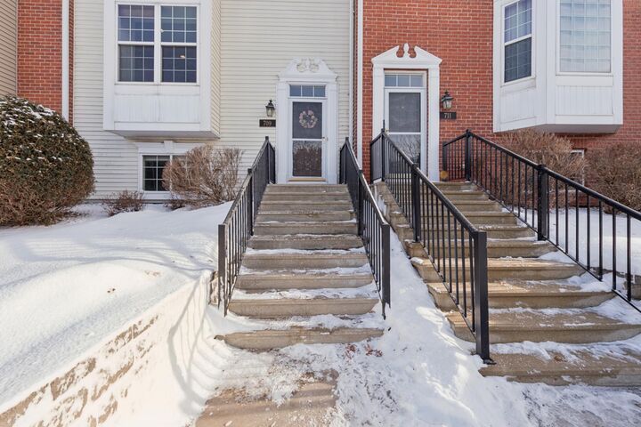 Property Photo:  709 Village Parkway  MN 55014 