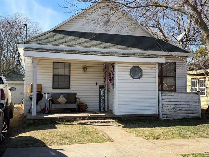 Property Photo:  220 N Aydelotte Avenue  OK 74801 