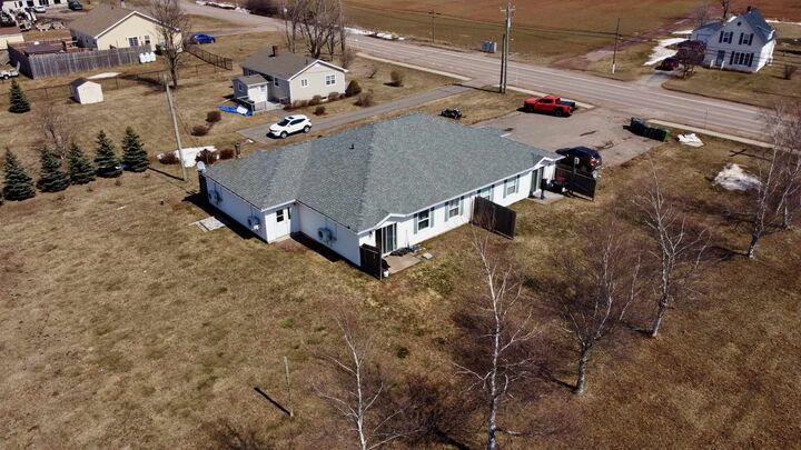 125 Lady Slipper Drive N — photo 1