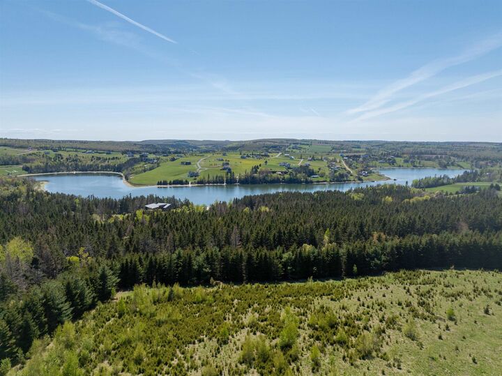 Photo de la propriété:  Acreage Trout River Road  PE C0A 1N0 