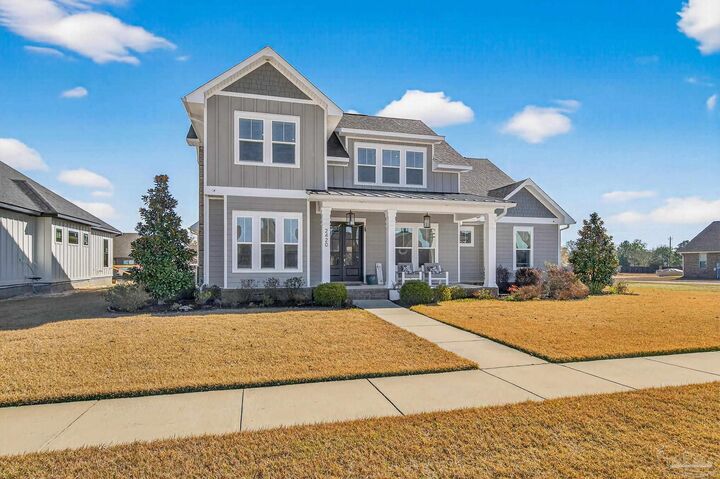 Property Photo: 2420 Meeting St FL 32533