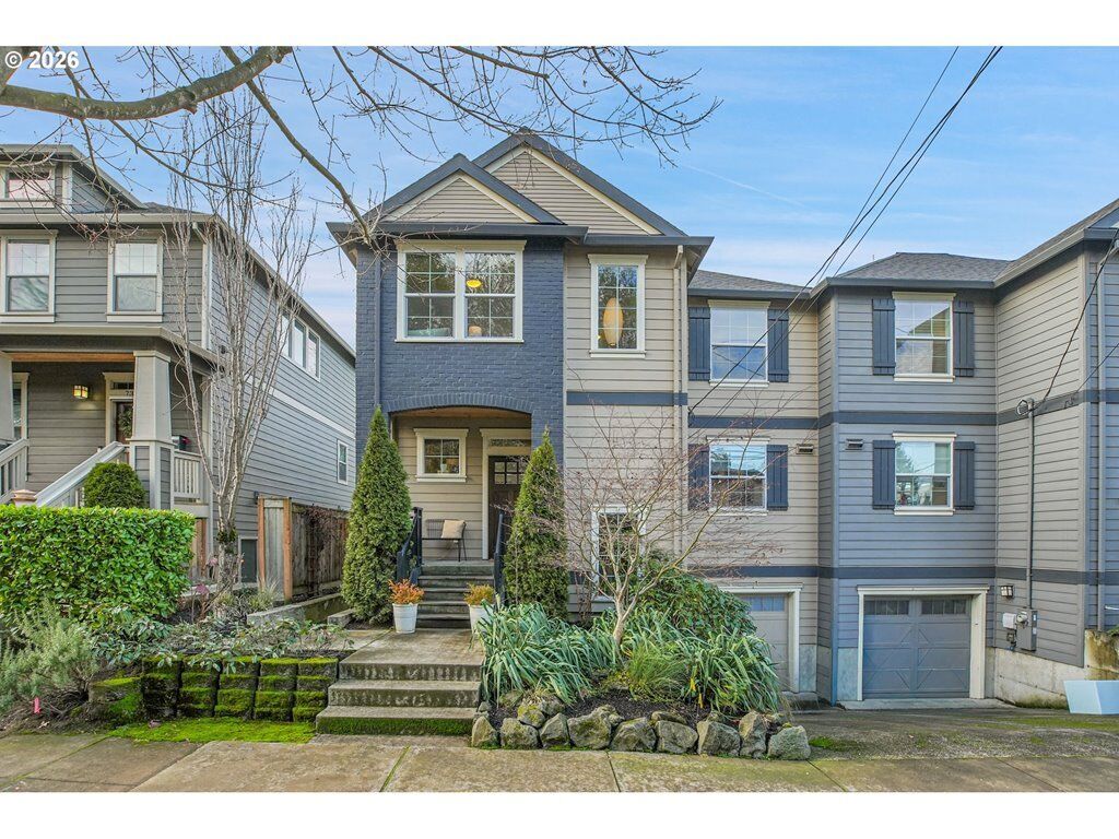 Property Photo:  7325 N Fiske Ave  OR 97203 