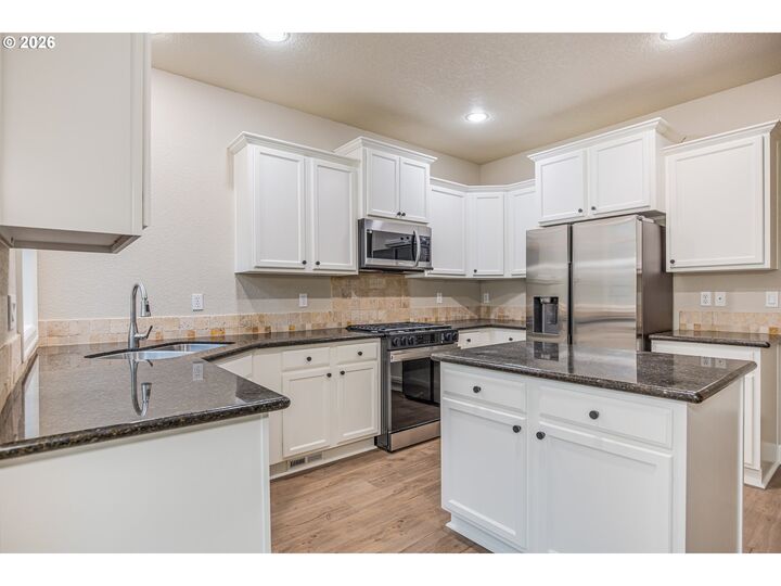 Property Photo:  13677 SE Madena Way  OR 97015 