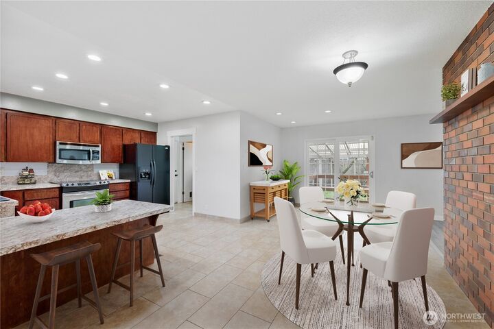 Property Photo: 2551 Northlake Avenue WA 98632