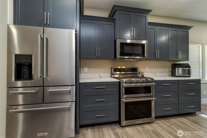 Property Photo:  609  Pleasant Street  WA 99362 