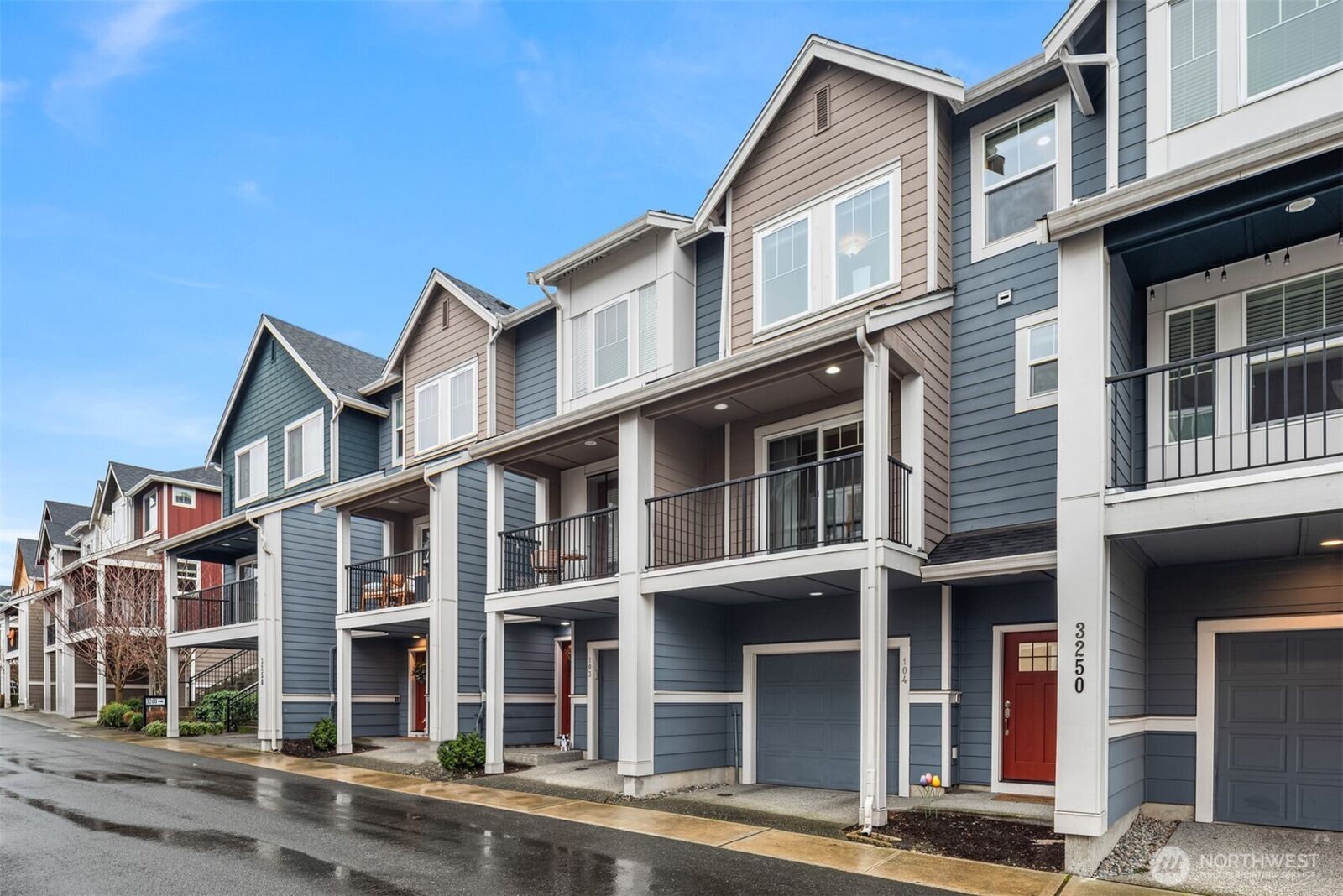 Property Photo:  3250 SW Graham Street 104  WA 98126 