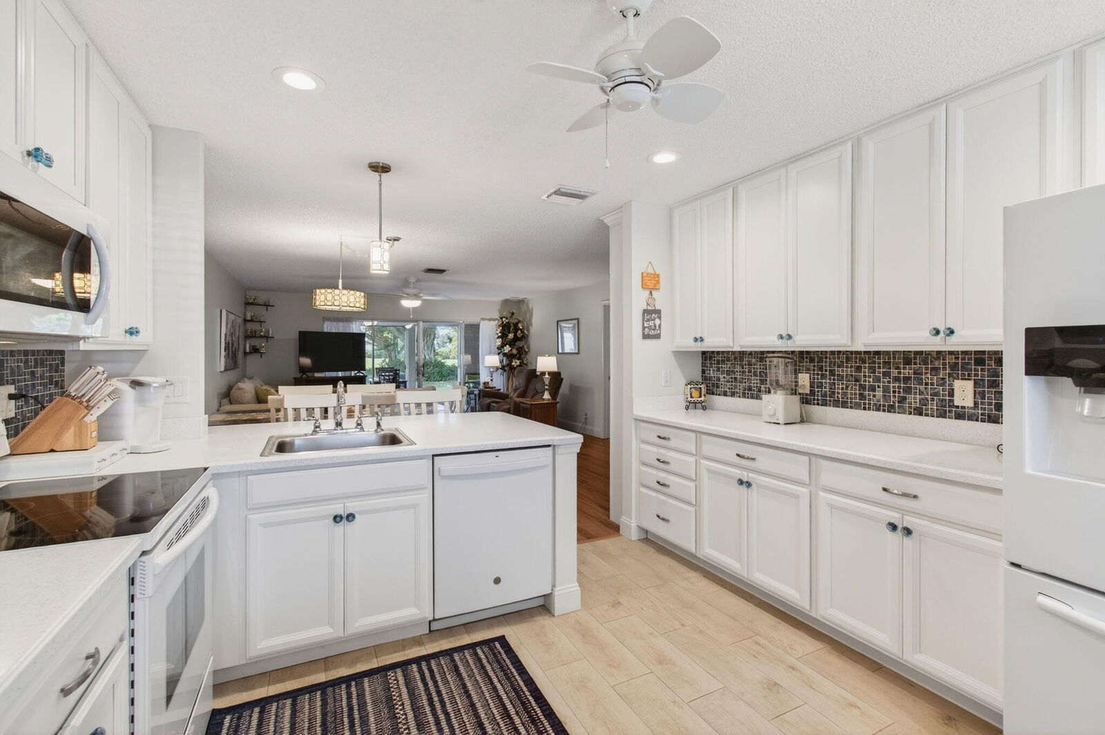 Property Photo:  5452 Poppy Place D  FL 33484 