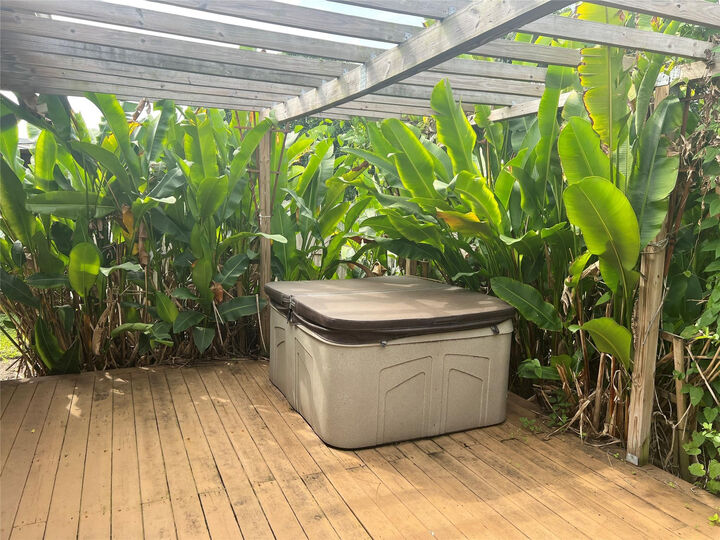 Property Photo:  725 Carolina Avenue  FL 33312 