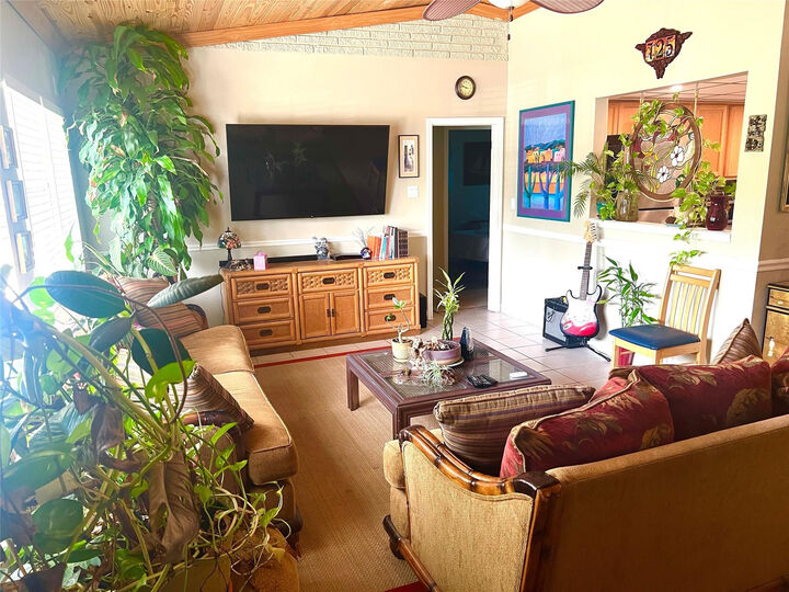 Property Photo: 725 Carolina Avenue FL 33312