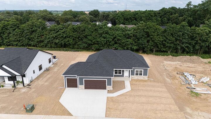 Property Photo: 3740 N Woodbury Lane WI 53545