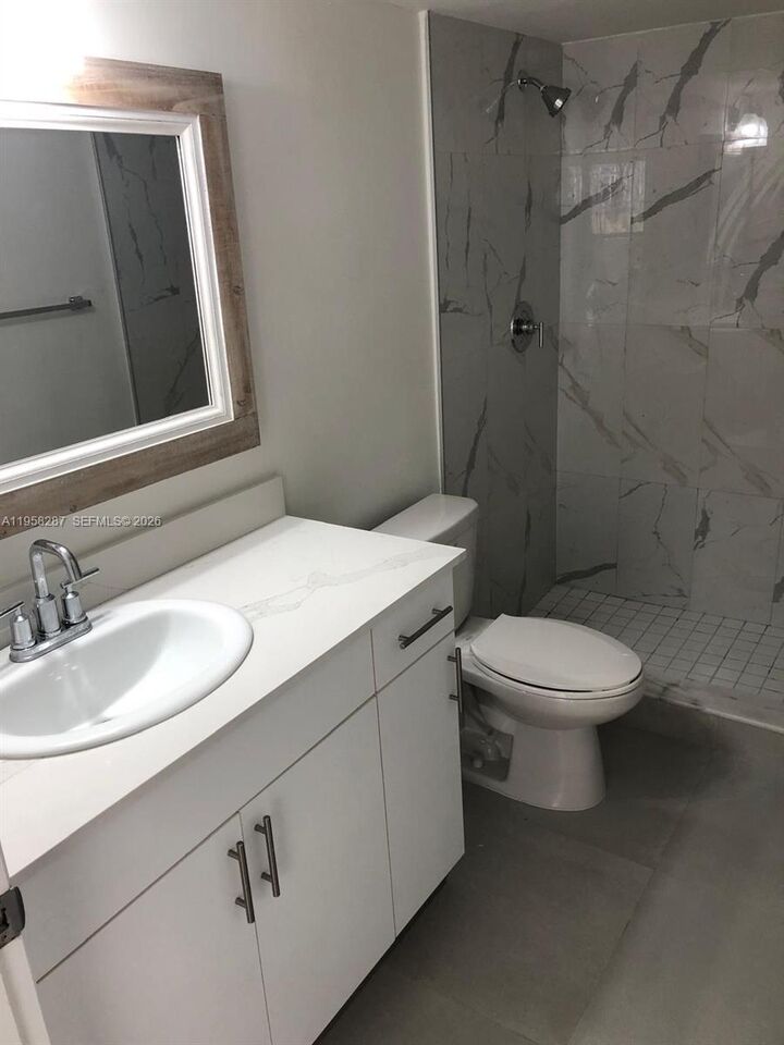 Property Photo:  370 E 34th St 201  FL 33013 