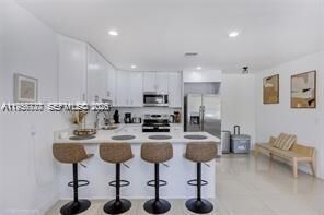 Property Photo:  1401 SW 3rd Ave  FL 33004 