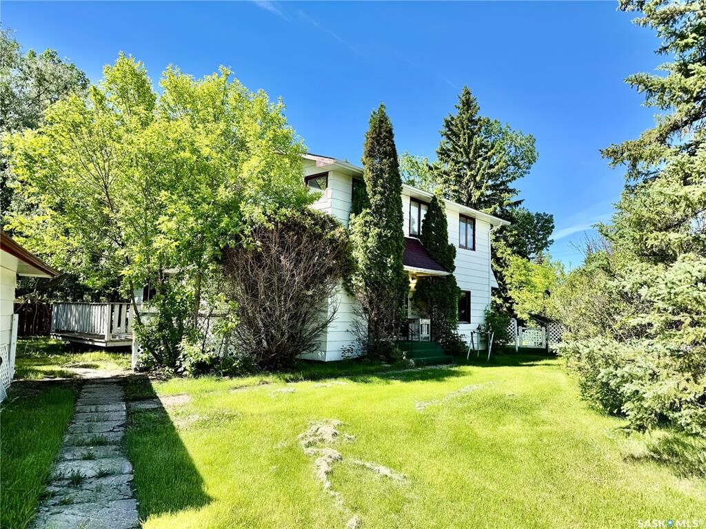 Property Photo:  15 Willow Place  SK S0K 2M0 