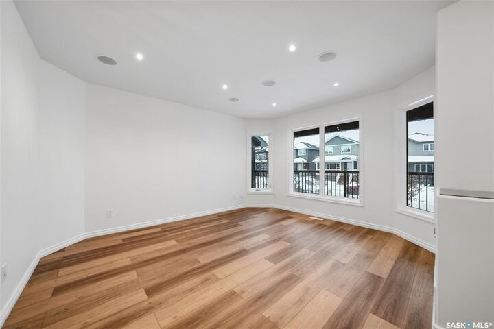 Property Photo:  446 Geary Crescent  SK S7R 0B8 