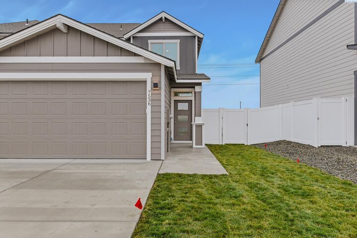 Property Photo:  7536 Grapevine Ct  WA 99353 