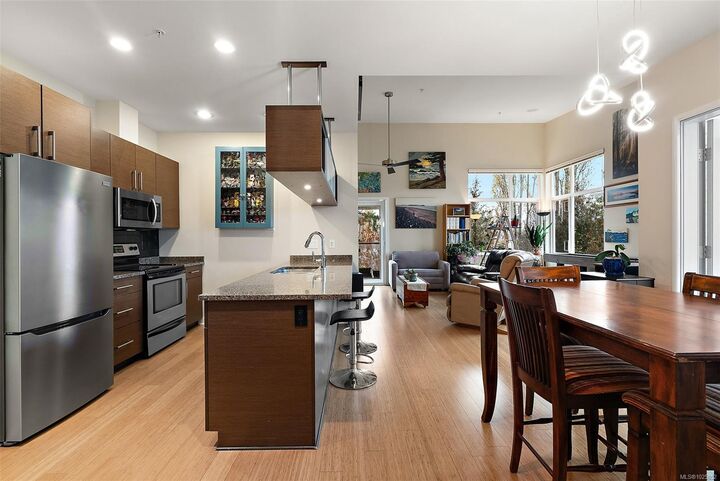 Photo de la propriété:  4394 West Saanich Rd 404  BC V8Z 0B5 