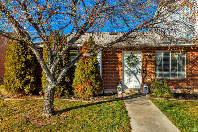 Property Photo:  933 S Freedom Blvd 7  UT 84601 