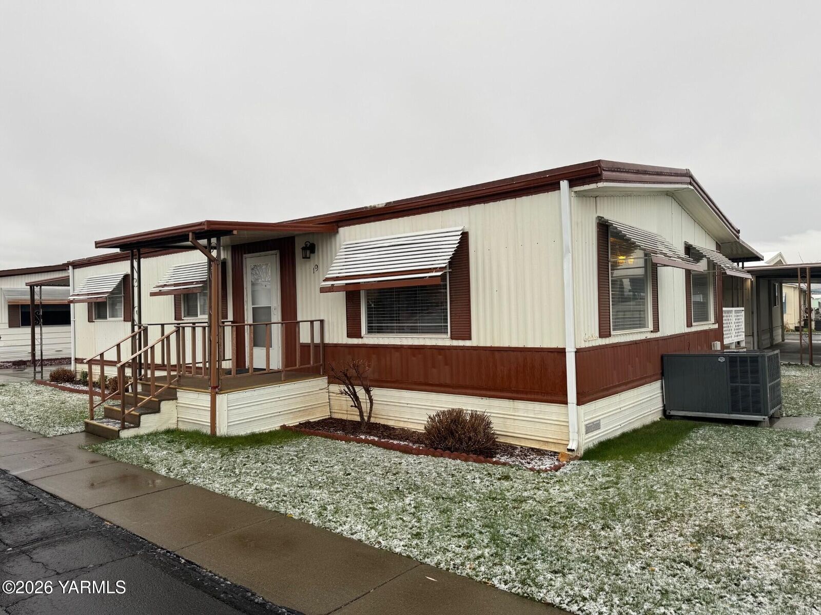 Property Photo:  18 W Washington Ave  WA 98903 