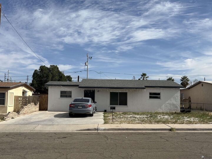 Property Photo:  1135 S 13 Ave  AZ 85364 