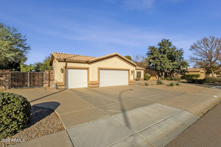 Property Photo: 4560 S Springs Drive AZ 85249