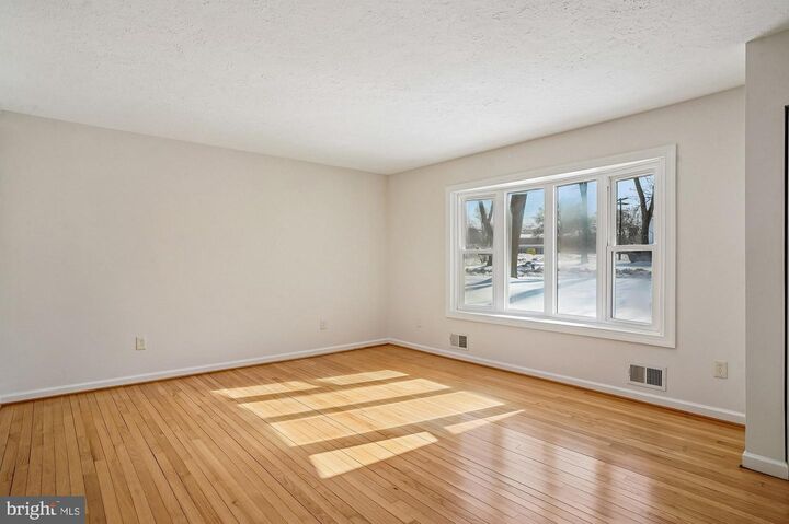 Property Photo:  502 Old Pasture Lane  MD 21146 