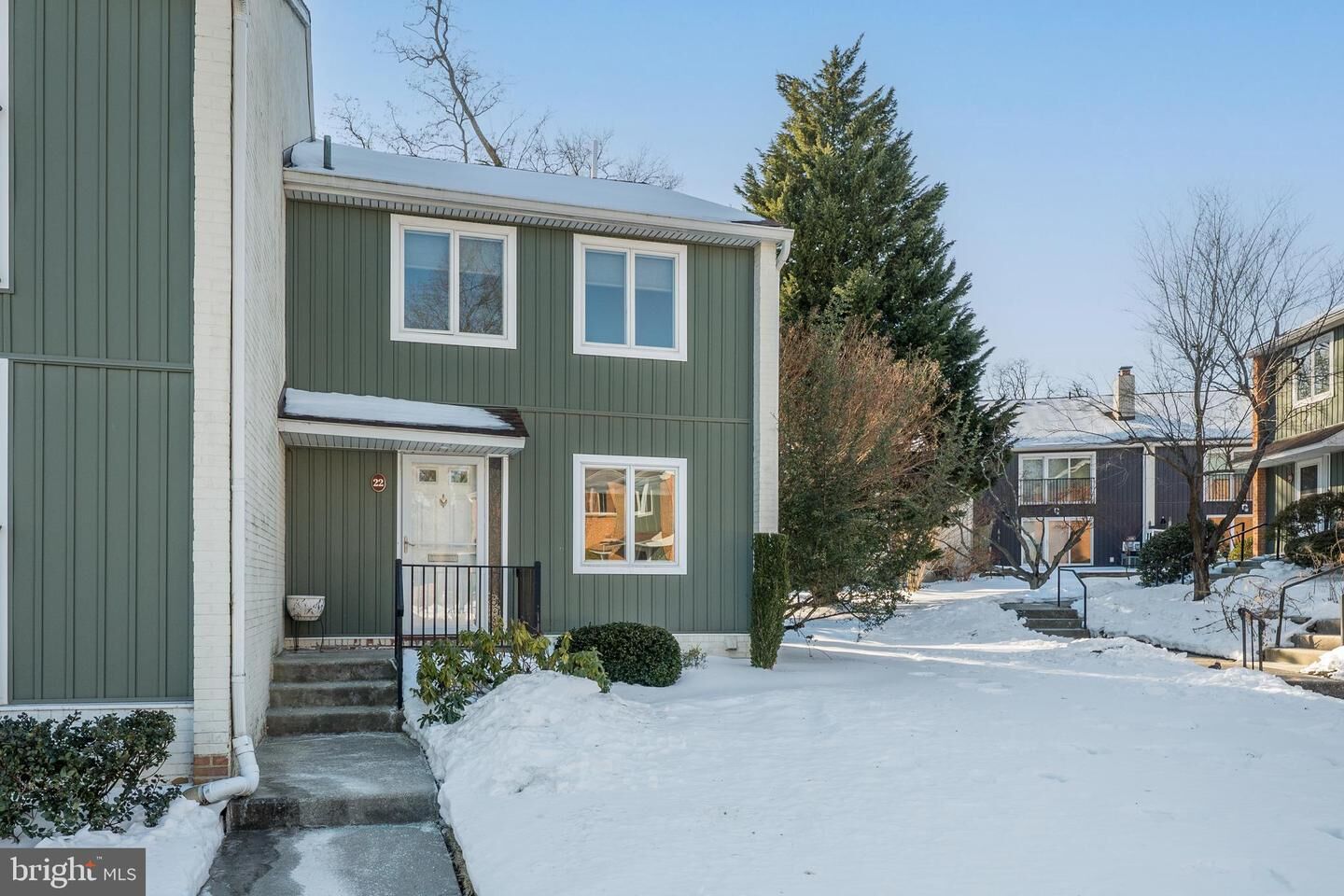 Property Photo:  22 E Close  NJ 08057 