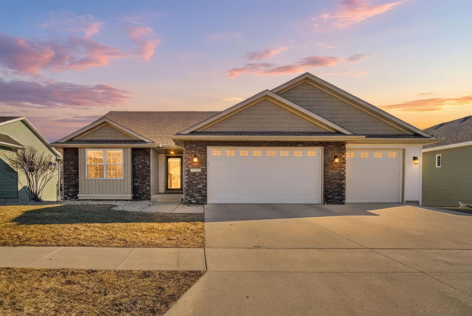 Property Photo:  3114 Red Fox Road  IA 50014 