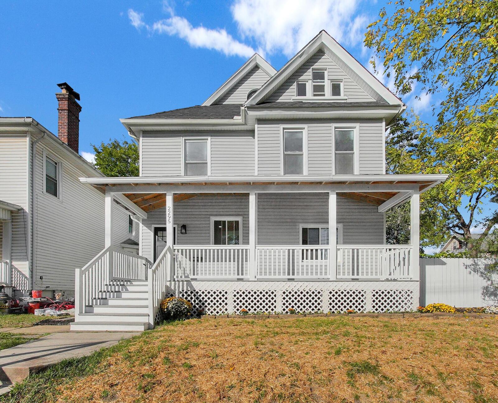 Property Photo:  2295 N 4th Street  OH 43202 