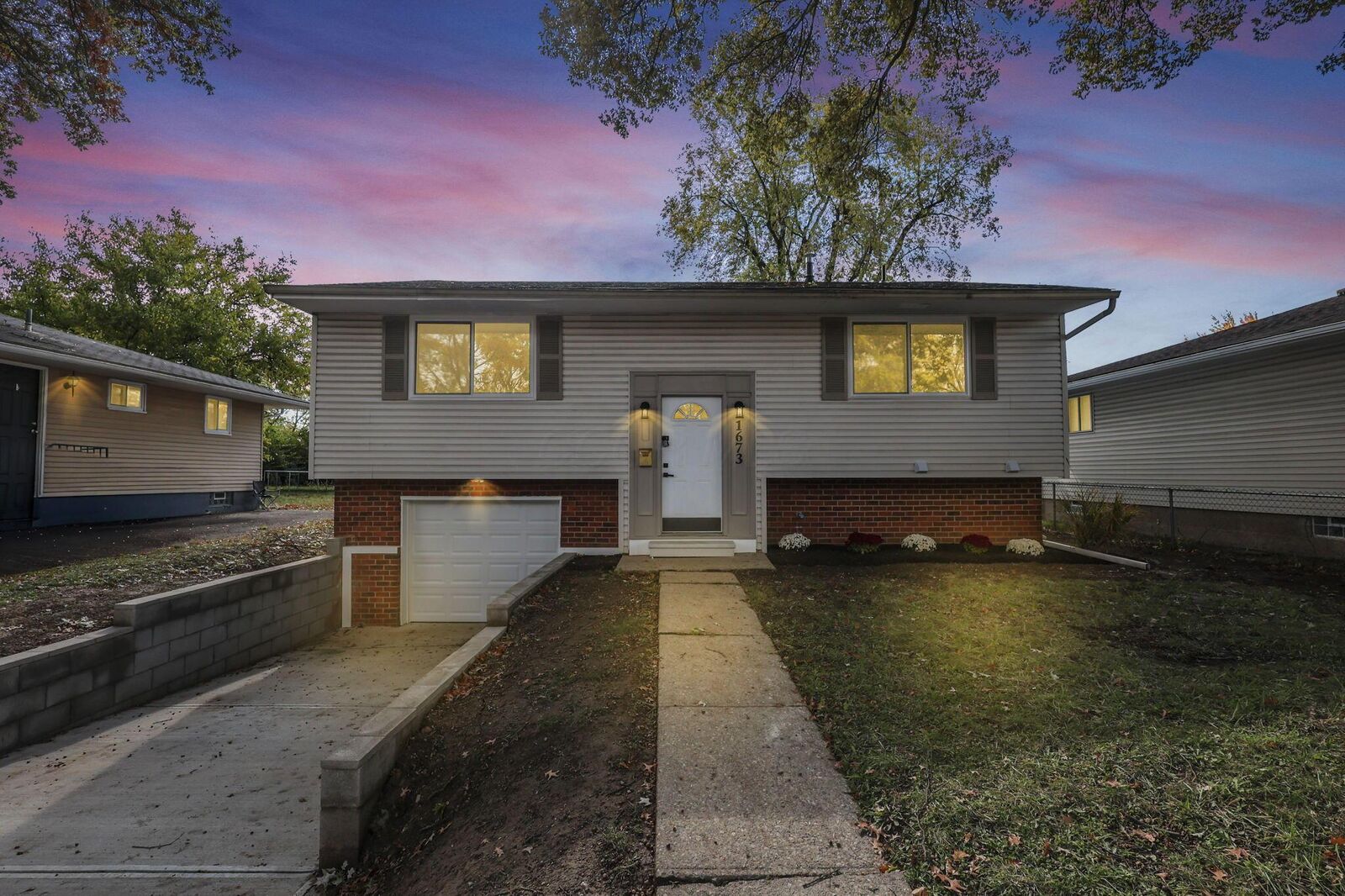 Property Photo: 1673 Liscomb Road OH 43207