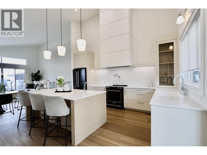 Property Photo: 7807 Southridge Avenue BC V2N 6S4