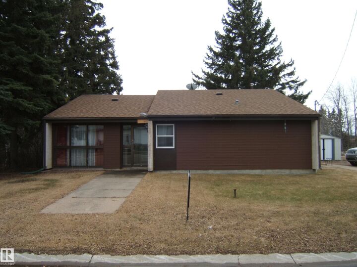 4901 47 Avenue — photo 1