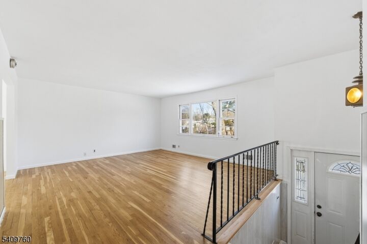 Property Photo:  6 Brookside Ave  NJ 07840 