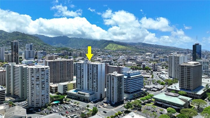 Property Photo:  747 Amana Street 1617  HI 96814 