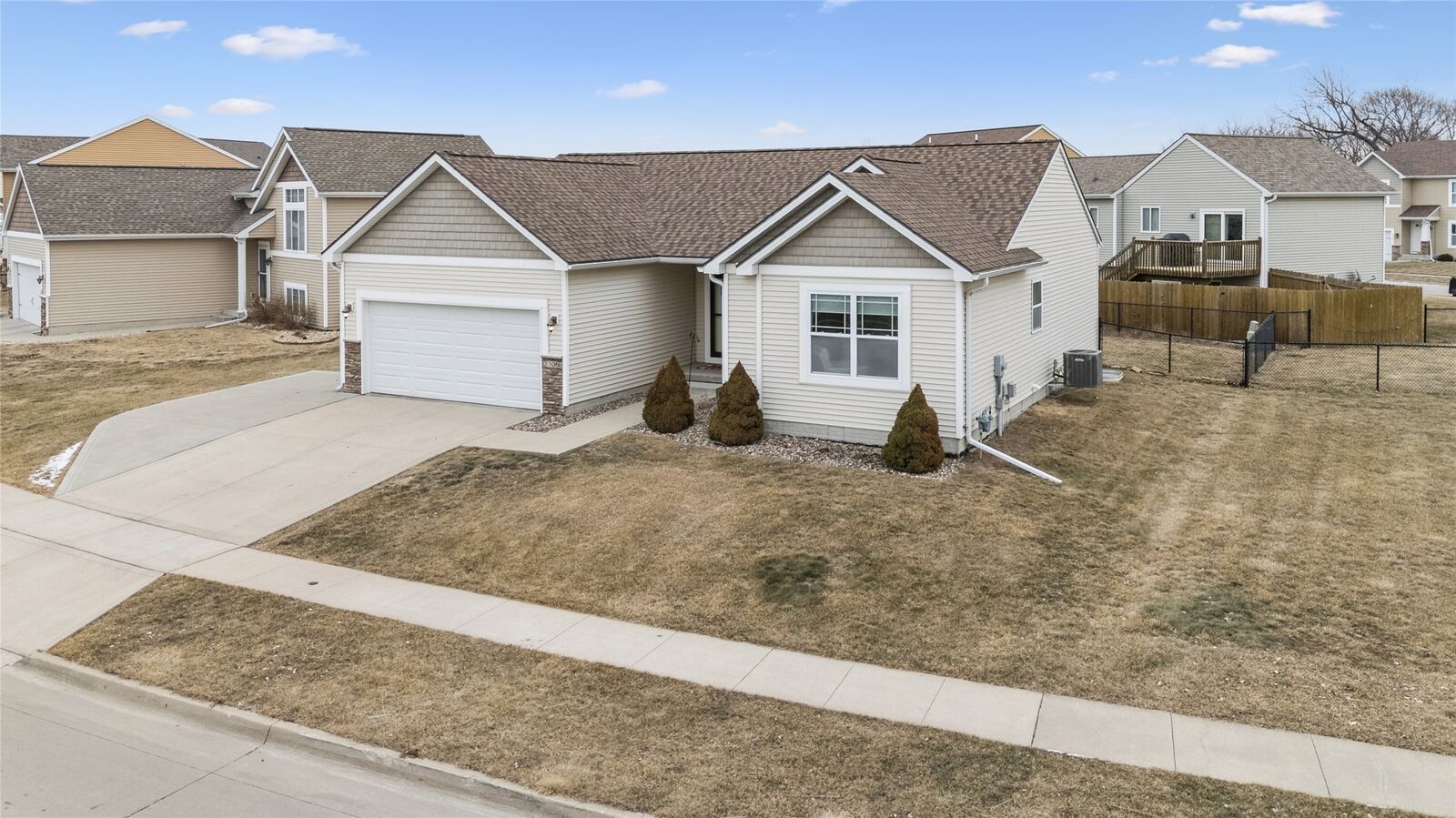 Property Photo:  3306 Hawthorn Drive SW  IA 50035 