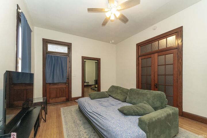 Property Photo:  1107 S Evans Avenue  IN 47713 