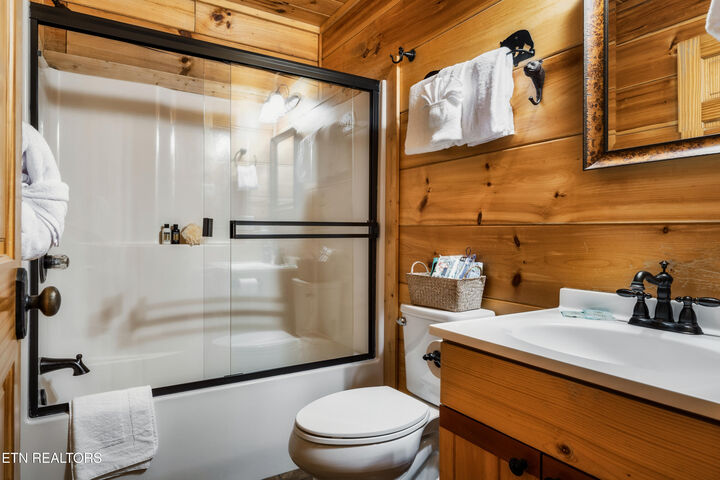 Property Photo: 2017 Smoky Cove Rd TN 37876