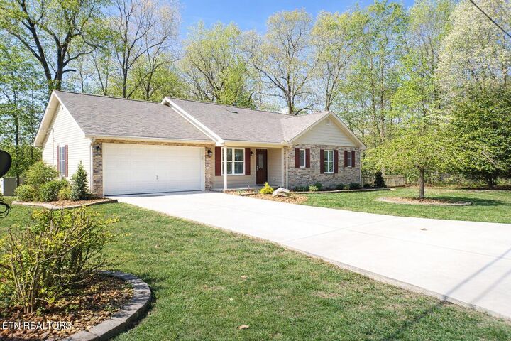 Property Photo: 161 Albemarle Lane TN 38558