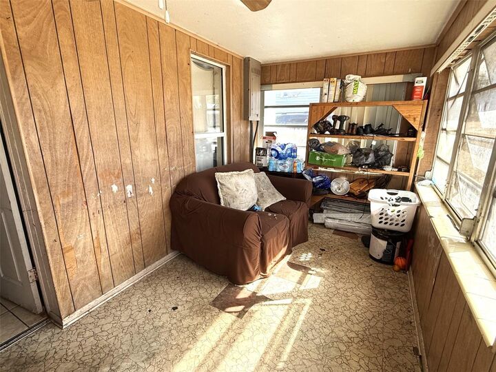 Property Photo: 340 Weaver Avenue FL 33853