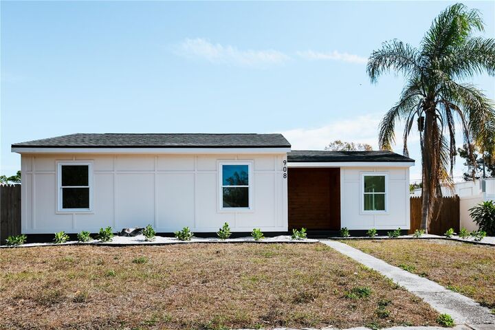 Property Photo:  908 61st Street S  FL 33707 