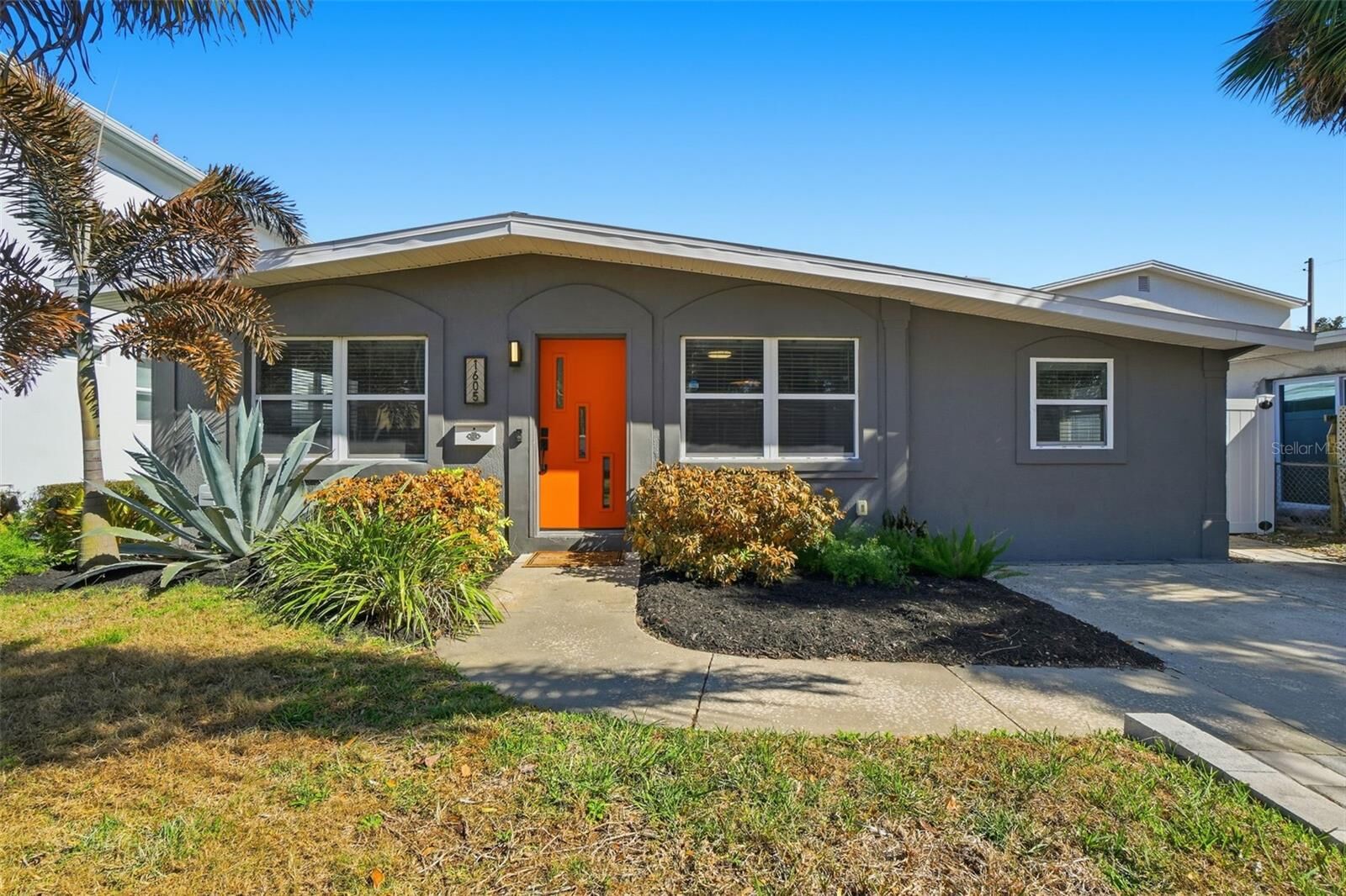 Property Photo:  1605 Florinda Drive  FL 32804 