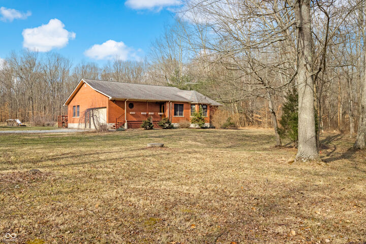 Property Photo:  10284 S 550 W  IN 47201 