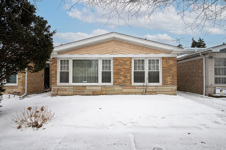 Property Photo:  4211 W Devon Avenue  IL 60646 