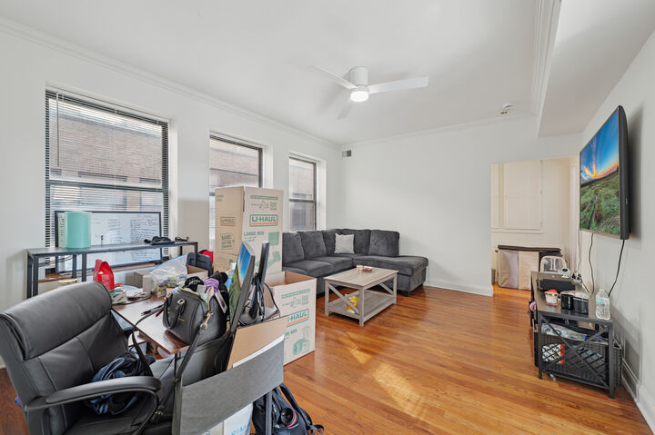 Property Photo:  7219 S Yates Boulevard 3A  IL 60649 