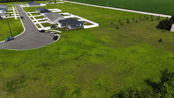 Property Photo:  3 Crossing Court  IL 61354 