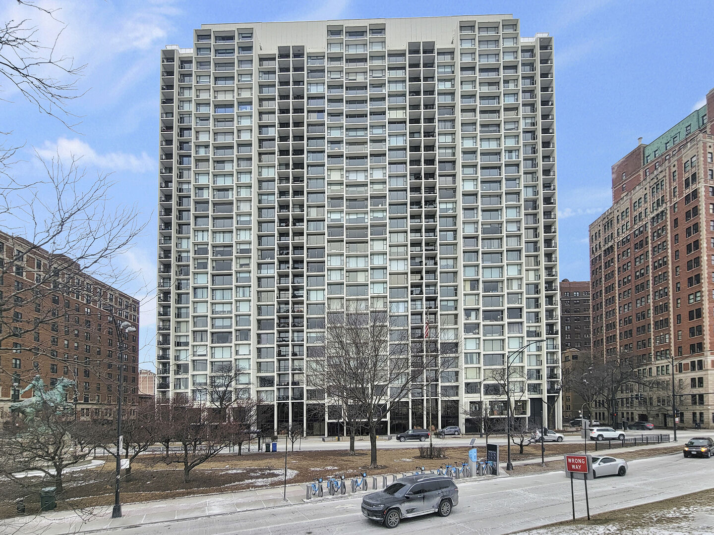 Property Photo:  3200 N Lake Shore Drive 307  IL 60657 