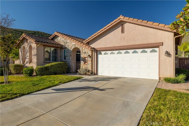 Property Photo:  28128 Summitrose  CA 92584 